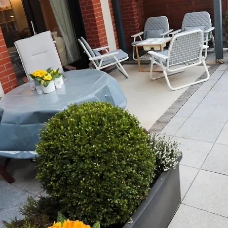 Ruhige Terrassen-whg. 68qm Im Stadtzentrum Apartman