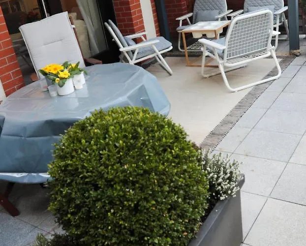 Ruhige Terrassen-whg. 68qm Im Stadtzentrum Apartman